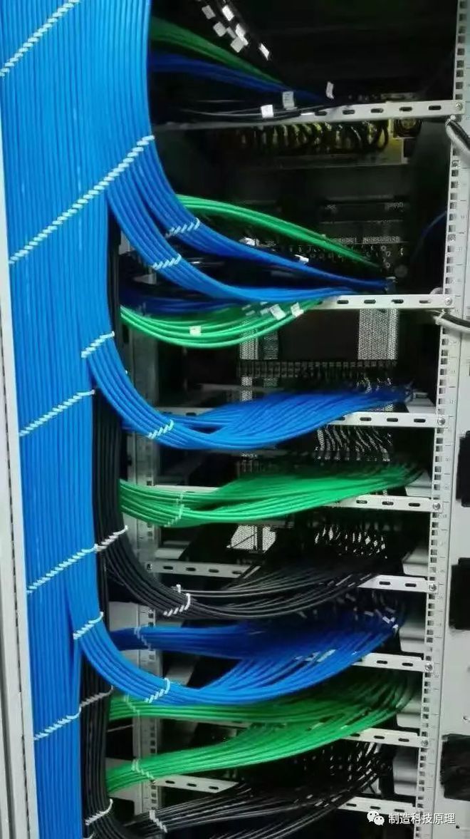 弱电工程机柜理线施工图片展示|机房_网易订阅