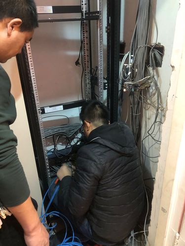 机房建设强弱电分离是首要,华侨城伊顿幼儿园弱电改造